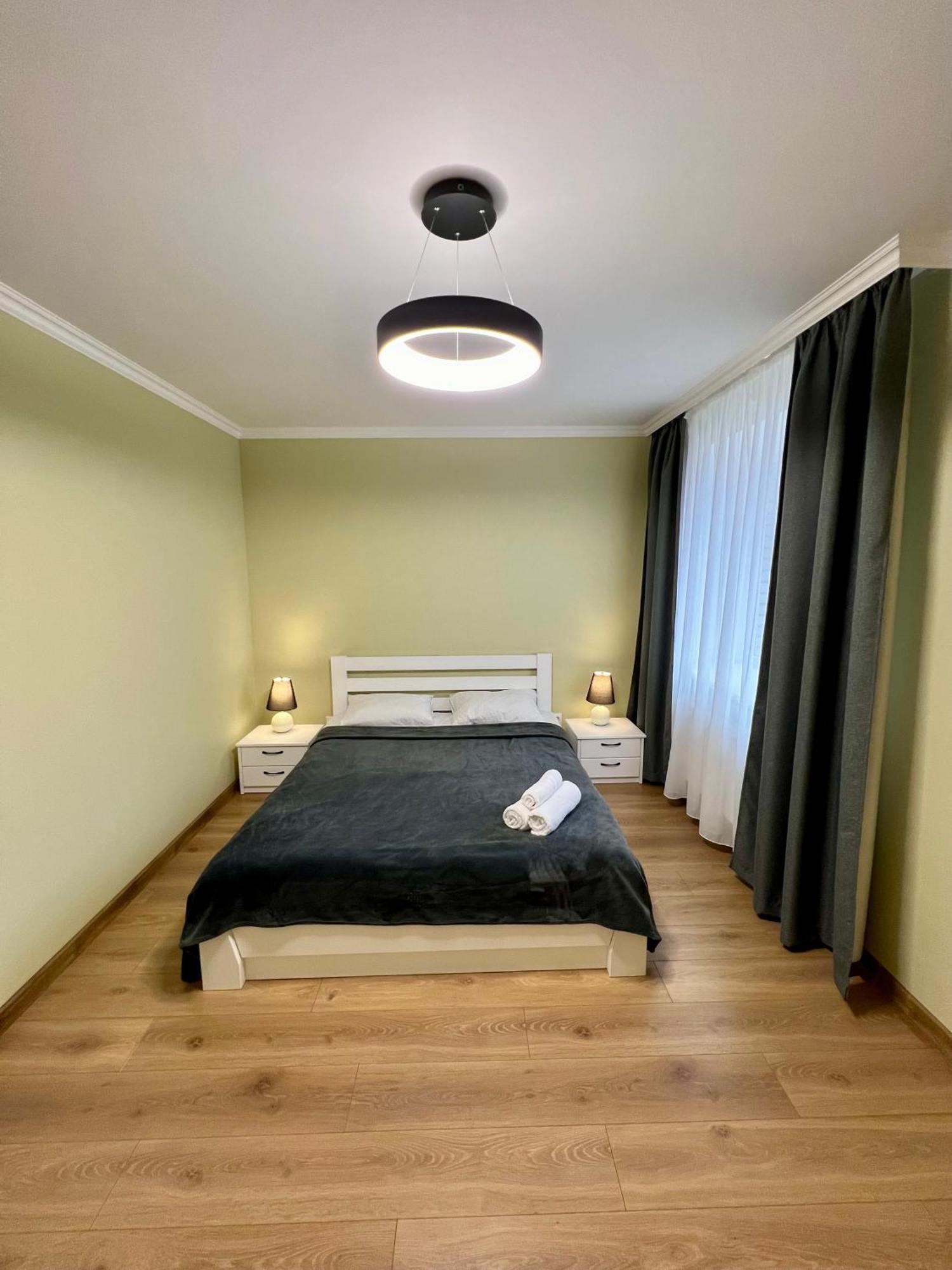 Затишна Квартира Біля Парку Центр Міста Ternópil Exterior foto