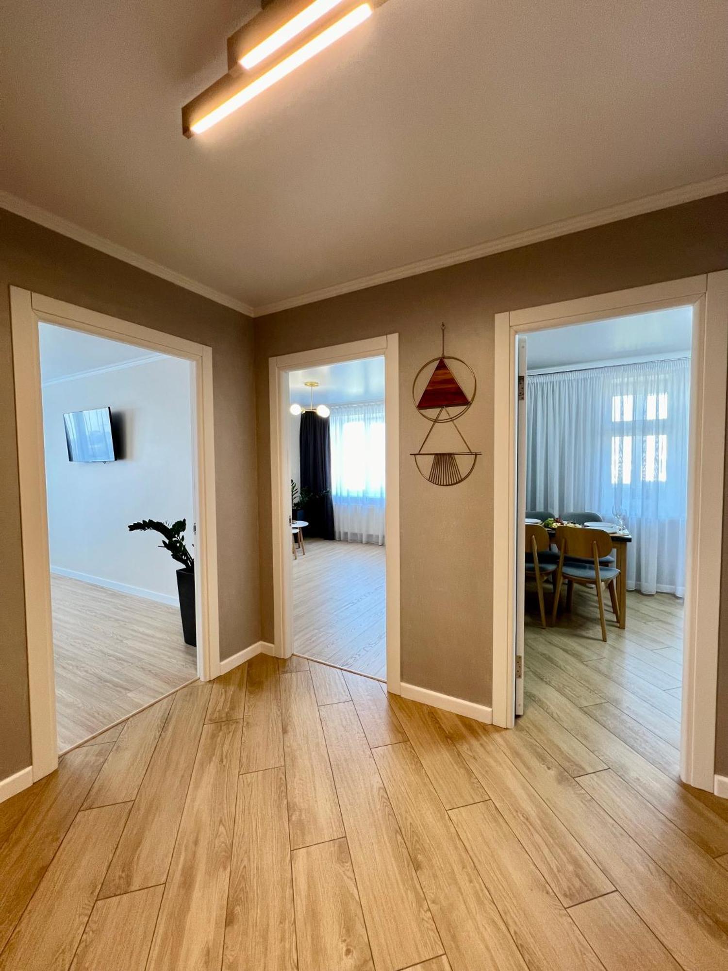 Затишна Квартира Біля Парку Центр Міста Ternópil Exterior foto
